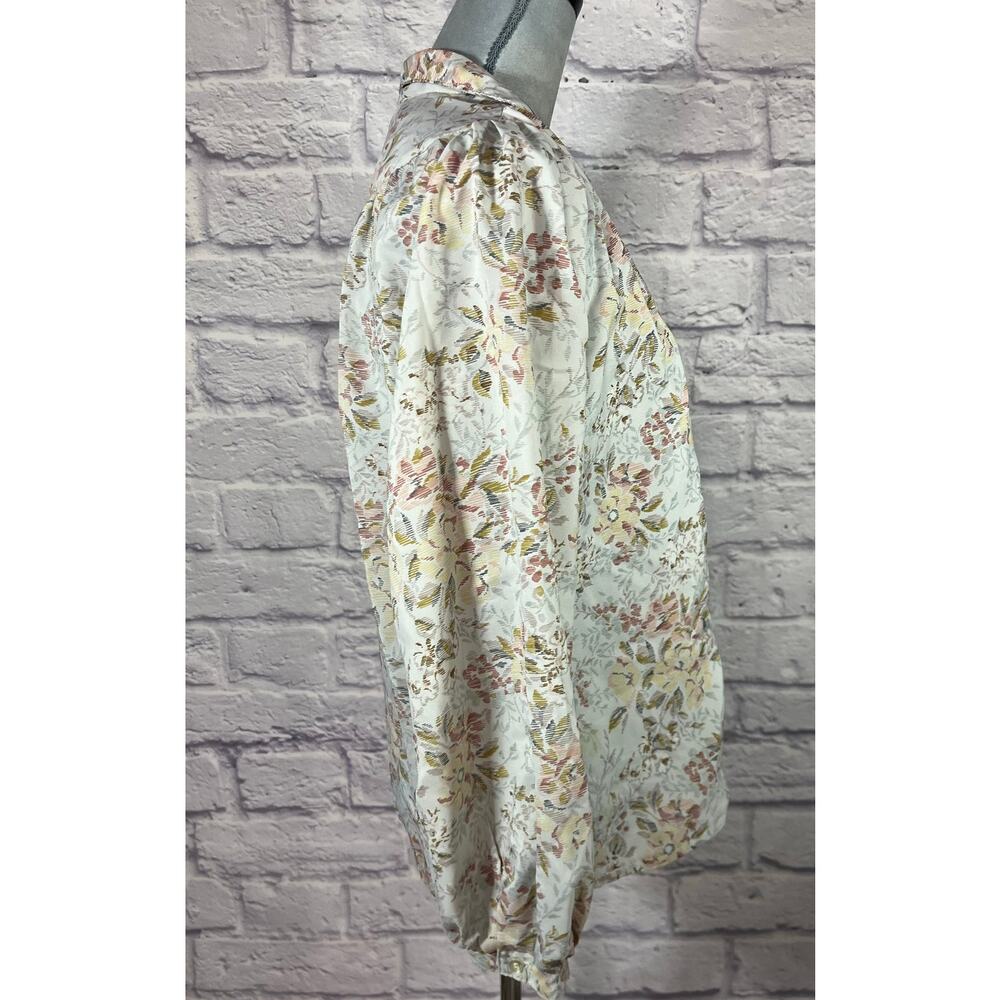 Vintage 70's Lightweight Cottage Floral Blouse in Soft Colors - Picture 3 of 7